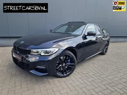 Zwart Gebruikt 2020 BMW 330 Sedan | € 29.950 (Duur)