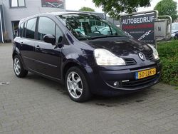 Paars Gebruikt 2010 Renault Grand Modus Exception MPV | € 3.350 (Iets duurder)
