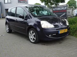 Paars Gebruikt 2010 Renault Grand Modus Exception MPV | € 3.350 (Eerlijke prijs)