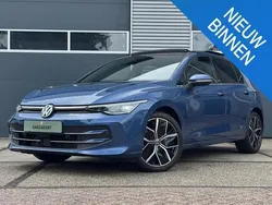 Blauw Gebruikt 2024 VW Golf VIII Style Hatchback | € 33.999 (Eerlijke prijs)