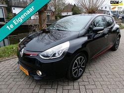 Zwart (metallic) Gebruikt 2013 Renault Clio IV Expression Hatchback | € 6.245 (Eerlijke prijs)