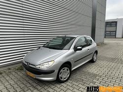 Grijs Gebruikt 2001 Peugeot 206 Hatchback | € 1.295 (Eerlijke prijs)
