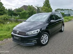 Zwart Gebruikt 2019 VW Touran Highline MPV | € 26.995 (Eerlijke prijs)