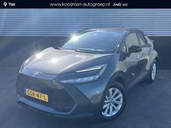 Ash grey metallic (grijs metallic) Gebruikt 2024 Toyota C-HR Active SUV | € 30.699 (Super prijs)