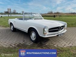 Zwart Gebruikt 1964 Mercedes 230 | € 38.500