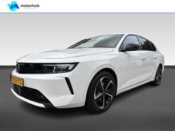 Wit Gebruikt 2023 Opel Astra Edition Stationwagen | € 27.440 (Eerlijke prijs)