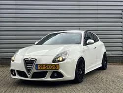 Wit Gebruikt 2011 Alfa Romeo Giulietta Distinctive Hatchback | € 6.000 (Eerlijke prijs)