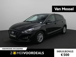 Zwart Gebruikt 2021 Hyundai i30 Comfort Hatchback | € 16.400 (Eerlijke prijs)
