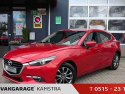 Rood Gebruikt 2017 Mazda 3 Hatchback | € 12.750 (Eerlijke prijs)