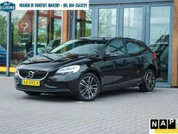 Zwart Gebruikt 2017 Volvo V40 Stationwagen | € 14.944 (Eerlijke prijs)