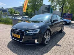 Zwart, metallic lak Gebruikt 2017 Audi A3 Sportback Sport Hatchback | € 11.950 (Eerlijke prijs)