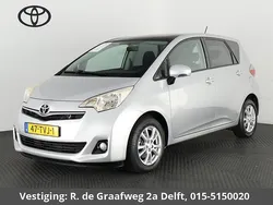 Grijs, metallic lak Gebruikt 2012 Toyota Verso-S MPV | € 8.900 (Eerlijke prijs)