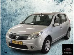 Grijs Gebruikt 2008 Dacia Sandero Lauréate Hatchback | € 2.250 (Iets duurder)