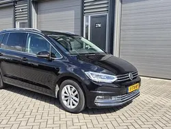 Zwart Gebruikt 2018 VW Touran Highline MPV | € 22.995 (Eerlijke prijs)