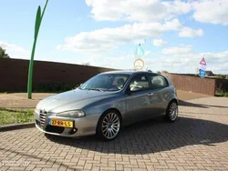 Zwart Gebruikt 2005 Alfa Romeo 147 Distinctive Hatchback | € 1.450 (Eerlijke prijs)