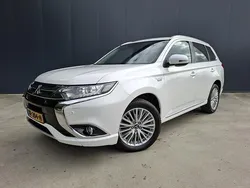 Wit, metallic lak Gebruikt 2015 Mitsubishi Outlander Edition SUV | € 11.450 (Goede deal)