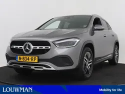 Mountain grey metallic (grijs metallic) Gebruikt 2022 Mercedes GLA250 Progressive SUV | € 43.950 (Goede deal)