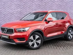 Rood Gebruikt 2022 Volvo XC40 Inscription SUV | € 32.899 (Goede deal)