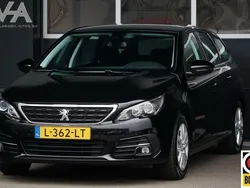 Zwart, metallic lak Gebruikt 2021 Peugeot 308 Active Stationwagen | € 14.950 (Eerlijke prijs)