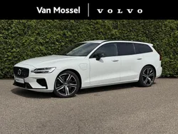 Wit Gebruikt 2022 Volvo V60 R-Design Stationwagen | € 39.940 (Iets duurder)