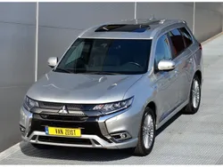 Zilver Gebruikt 2021 Mitsubishi Outlander Instyle SUV | € 29.950 (Eerlijke prijs)