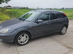 Grijs Gebruikt 2003 Ford Focus Ghia Hatchback | € 1.200 (Eerlijke prijs)