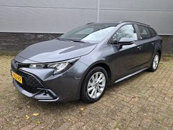 Grijs Gebruikt 2024 Toyota Corolla Hybrid Active Stationwagen | € 27.880 (Eerlijke prijs)