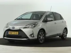 Grijs, metallic lak Gebruikt 2020 Toyota Yaris Limited Hatchback | € 18.445 (Eerlijke prijs)