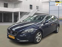 Blauw Gebruikt 2015 Volvo V40 Business Edition Stationwagen | € 6.950 (Goede deal)