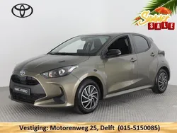Grijs Gebruikt 2022 Toyota Yaris Hatchback | € 21.400 (Eerlijke prijs)
