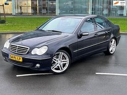Zwart Gebruikt 2004 Mercedes C220 Sport Edition Sedan | € 3.995 (Eerlijke prijs)