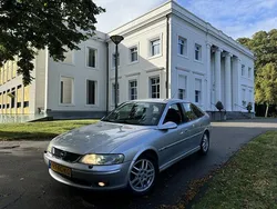 Grijs Gebruikt 2000 Opel Vectra Hatchback | € 750
