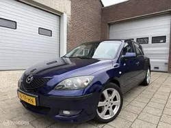 Blauw Gebruikt 2003 Mazda 3 Inclusive Hatchback | € 1.595