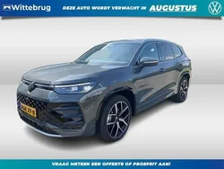 Grijs, metallic lak Gebruikt 2025 VW Tayron R-line Edition SUV | € 58.950 (Eerlijke prijs)