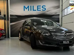 Grijs, metallic lak Gebruikt 2015 Opel Insignia Cosmo Hatchback | € 8.750 (Eerlijke prijs)