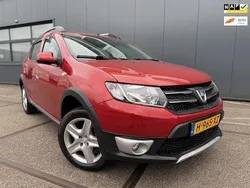 Rood Gebruikt 2014 Dacia Sandero Stepway Ambiance Hatchback | € 4.699 (Eerlijke prijs)