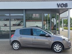 Grijs Gebruikt 2011 Renault Clio II Hatchback | € 4.450 (Duur)