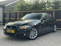 Zwart, metallic lak Gebruikt 2008 BMW 320 Executive Sedan | € 7.395 (Eerlijke prijs)