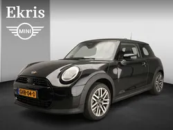 Zwart Gebruikt 2024 Mini Cooper Classic Hatchback | € 37.900