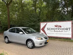 Grijs, andere lak Gebruikt 2008 Mazda 3 Touring Sedan | € 3.750 (Eerlijke prijs)