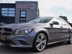 Grijs, metallic lak Gebruikt 2013 Mercedes CLA180 Ambition Sedan | € 17.950 (Eerlijke prijs)