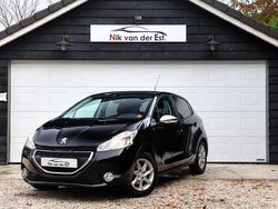 Zwart Gebruikt 2015 Peugeot 208 Style Hatchback | € 7.650 (Eerlijke prijs)