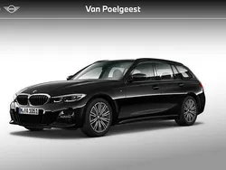Saphirschwarz metallic (zwart metallic) Gebruikt 2021 BMW 318 Basis Stationwagen | € 28.900 (Goede deal)