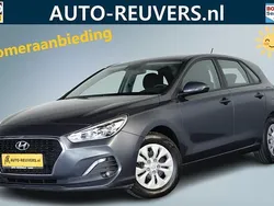Grijs, metallic lak Gebruikt 2020 Hyundai i30 Hatchback | € 14.900 (Super prijs)