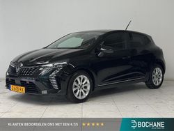 Zwart Gebruikt 2024 Renault Clio V Evolution Hatchback | € 19.195 (Eerlijke prijs)