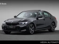 Zwart Gebruikt 2025 BMW 320e M Sport Sedan | € 48.880 (Eerlijke prijs)