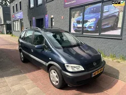 Blauw Gebruikt 2002 Opel Zafira Comfort MPV | € 2.450 (Eerlijke prijs)