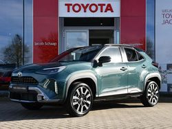 Groen Nieuw 2025 Toyota Yaris Hybrid Executive SUV | € 39.899 (Duur)