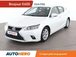 Wit Gebruikt 2015 Lexus CT200h Hatchback | € 14.349 (Eerlijke prijs)
