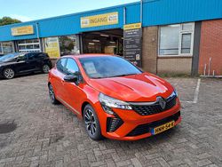 Oranje Gebruikt 2024 Renault Clio V Techno Hatchback | € 20.895 (Iets duurder)